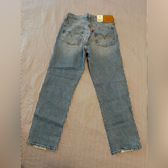 NWT Levi’s Wedgie Straight Jean - Picture 2 of 2
